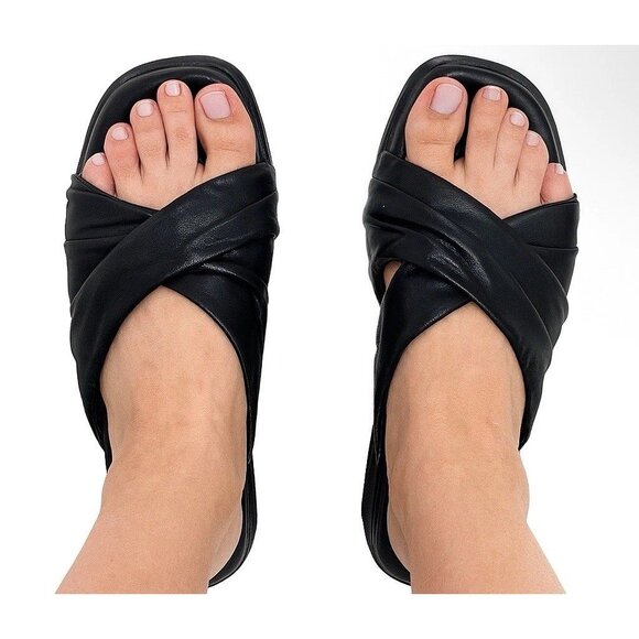 Taryn Rose Womens 6.5 Black Leather Slide Sandals Low Heel Made in Italy - Picture 1 of 8